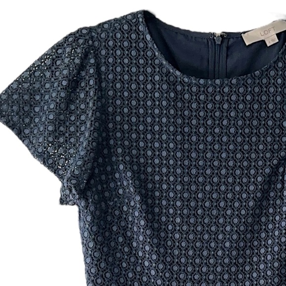 LOFT | NWOT NAVY BLUE SHEATH DRESS SCALLOPED EYELASH LACE LINED | SIZE 0 - Picture 4 of 11